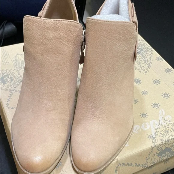 Women's Tan Ankle Boots 7 - Picture 4 of 6